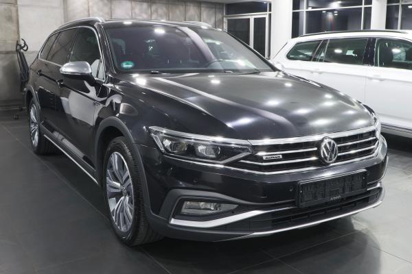 Volkswagen Passat B8 Variant Alltrack 4Motion 2.0 Bi-TDI 176kW 4x4 DSG / Facelift 2020 / Virtual cockpit / Matrix Led / ALU 18''+ ALU 17''