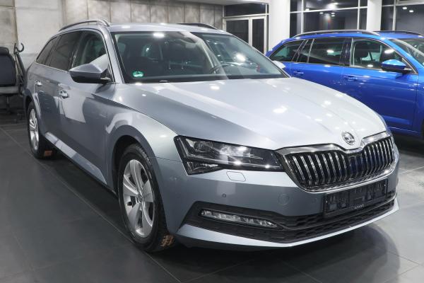 Škoda Superb 3 Combi 2.0 TDI 140kW DSG / Facelift 2020 / Matrix Led / ALU 17''