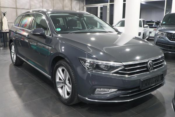 Volkswagen Passat B8 Variant Elegance 2.0 TDI 110kW DSG / Facelift 2020 / Matrix Led / ALU 17''