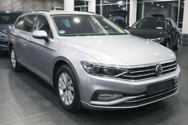 Volkswagen Passat B8 Variant Business 1.5 TSI 110kW DSG / Facelift 2020 / Virtual Cockpit / Matrix Led / 2x sada ALU 16''