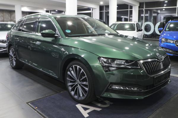 Škoda Superb 3 Combi 2.0 TDI 140kW 4x4 DSG Laurin & Klement / Facelift 2020 / Webasto / ALU 19''+ ALU 16''