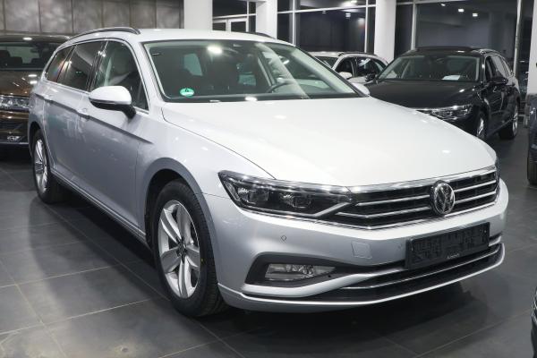 Volkswagen Passat B8 Variant Business 2.0 TDI 140kW DSG / Facelift 2020 / Matrix Led / ALU 17''