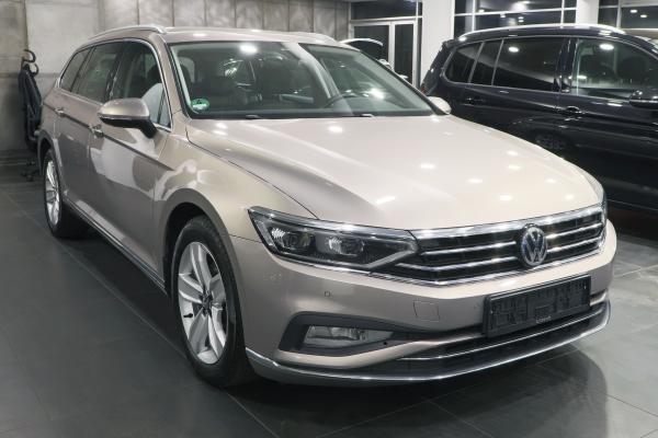 Volkswagen Passat B8 Variant Elegance 2.0 TDI 110kW DSG / Facelift 2020 / Matrix Led / ALU 17''+ ALU 16''