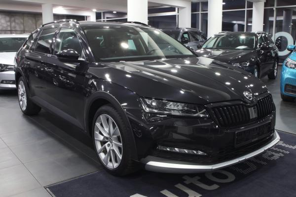 Škoda Superb 3 Combi Scout 2.0 TDI 147kW DSG 4x4 / Facelift 2020 / Webasto / Virtual cockpit / ALU 18''