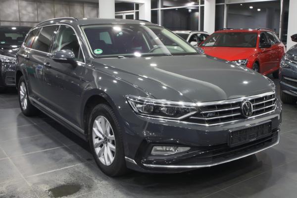 Volkswagen Passat B8 Variant Business 2.0 TDI 110kW DSG R-Line / Facelift 2020 / Webasto / Matrix Led / ALU 16"