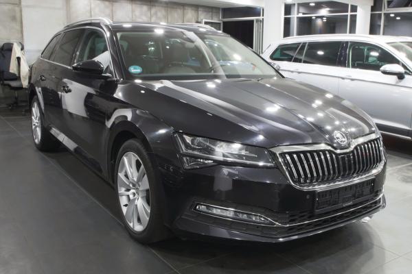 Škoda Superb 3 Combi Style 2.0 TDI 140kW DSG / Facelift 2020 / Virtual cockpit / Matrix Led / ALU 18''