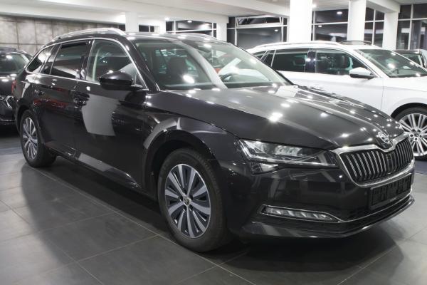 Škoda Superb 3 Combi Style 2.0 TDI 110kW DSG / Facelift 2020 / Matrix Led / ALU 17"