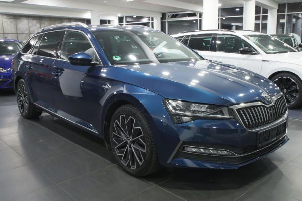 Škoda Superb 3 Combi Laurin & Klement 2.0 TDI 110kW DSG / Facelift 2020 / Virtual Cockpit / Matrix Led / ALU 18'' + ALU 17"