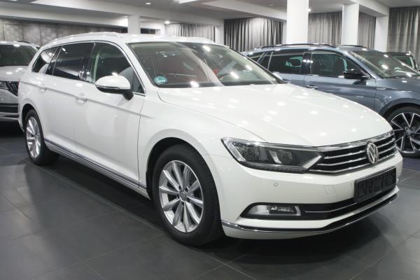 Volkswagen Passat B8 Variant Highline 2.0 TDI 110kW DSG / ALU 17''