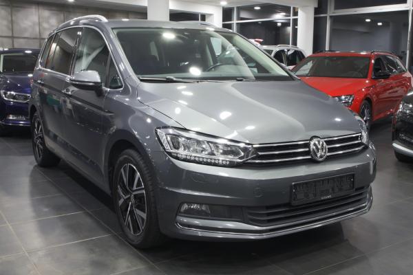 Volkswagen Touran Highline 2.0 TDI 110kW DSG / 7-míst / Int. Dětská sedačka / ALU 17''+ ALU 16''