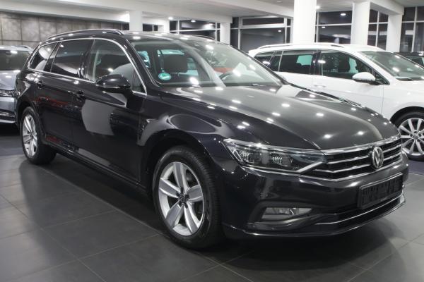 Volkswagen Passat B8 Variant Business 2.0 TDI 140kW DSG / Facelift 2020 / Matrix Led / Virtual Cockpit / 2x sada ALU 17''