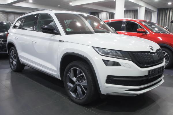 Škoda Kodiaq 2.0 TDI 147kW 4x4 DSG Sportline / Virtual cockpit / ALU 19''+ ALU 18''