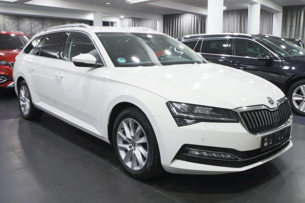 Škoda Superb 3 Combi Style 2.0 TDI 140kW DSG / Facelift 2020 / Webasto / ALU 17''+ zimní sada