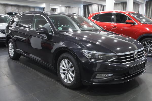 Volkswagen Passat B8 Variant Business 2.0 TDI 110kW DSG / Facelift 2020 / Webasto / Matrix Led / Virtual Cockpit / 2x sada ALU