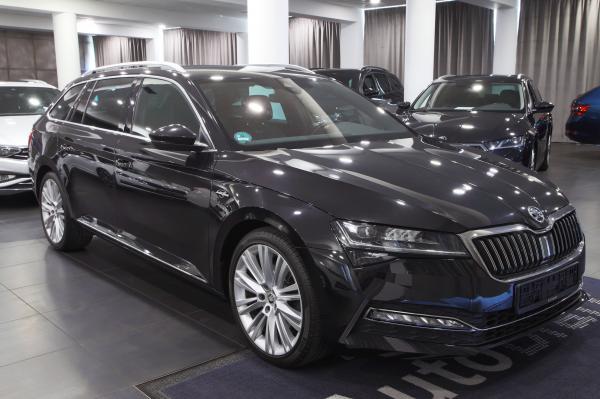Škoda Superb 3 Combi Laurin & Klement 2.0 TDI 140kW DSG / Facelift 2020 / ALU 19''+ ALU 18''