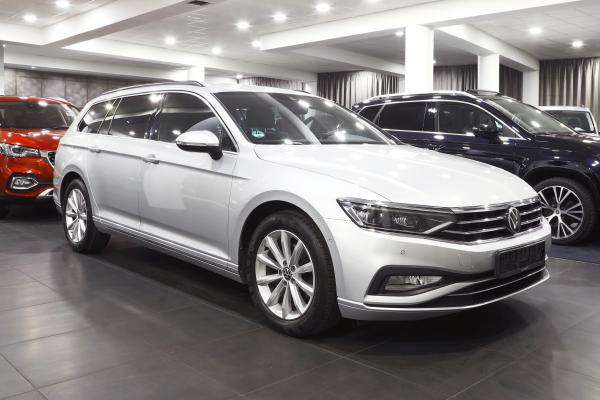 Volkswagen Passat B8 Variant Business 4Motion 2.0 TDI 147kW 4x4 DSG / Facelift  / Matrix Led / Virtual Cockpit / ALU 17''