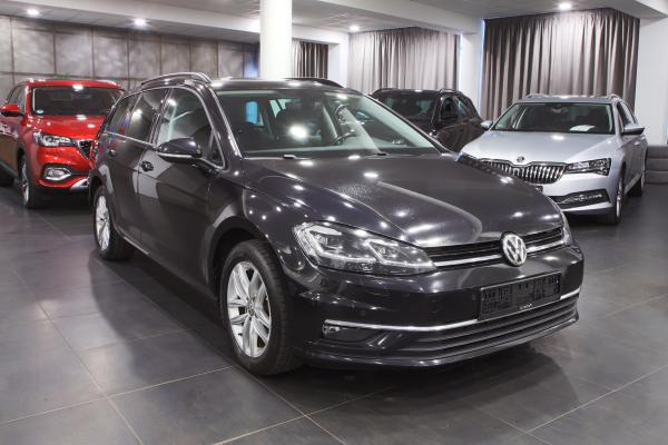 Volkswagen Golf 7 Variant Comfortline 2.0 TDI 110kW DSG / ALU 16''+ zimní sada
