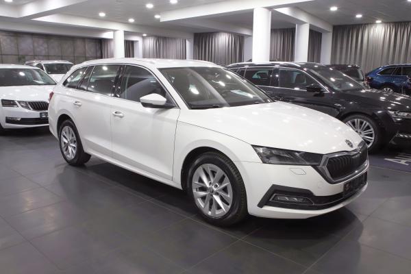 Škoda Octavia 4 Combi Style 2.0 TDI 110kW DSG / Virtual Cockpit / ALU 17''