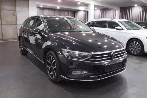 Volkswagen Passat B8 Variant Elegance 2.0 TDI 110kW DSG / Facelift 2020 / Matrix Led / Virtual Cockpit / ALU 17''
