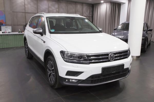 Volkswagen Tiguan Allspace 4Motion 2.0 TDI 110kW 4x4 DSG / Virtual Cockpit / ALU 17''