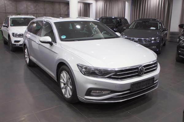 Volkswagen Passat B8 Variant Elegance 2.0 TDI 110kW DSG / Facelift 2020 / Matrix Led / ALU 17''+ ALU 16''