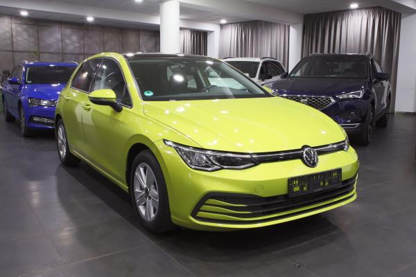 Volkswagen Golf 8 1.5 TSI 96kW Hatchback / Manual 6 st. / ALU 16''