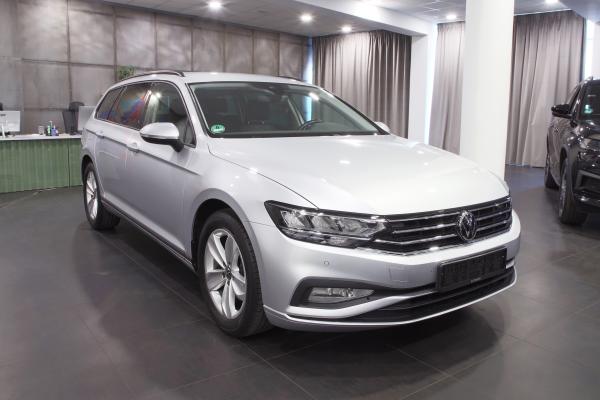 Volkswagen Passat Variant Basic 2.0 TDI 110kW DSG / Webasto / Facelift 2020 / ALU 17''