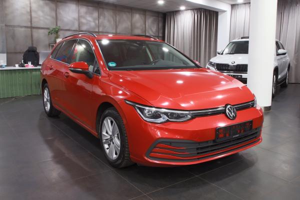 Volkswagen Golf 8 Variant 2.0 TDI 85kW DSG / Virtual cockpit / ALU 16''+ zimní pneu