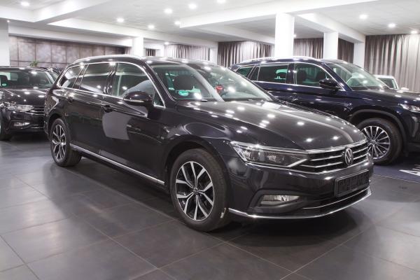 Volkswagen Passat B8 Variant Elegance 2.0 TDI 110kW DSG / Facelift 2020 / Matrix Led / ALU 17''+ zimní sada