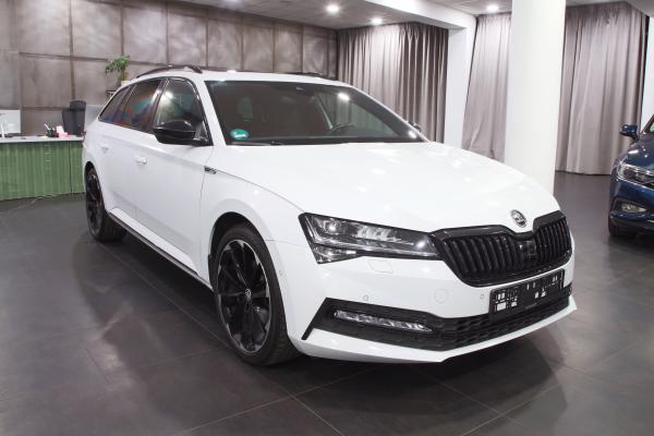 Škoda Superb 3 Combi 2.0 TDI 147kW DSG Sportline / Facelift 2020 / Virtual cockpit / Matrix Led / ALU 19''