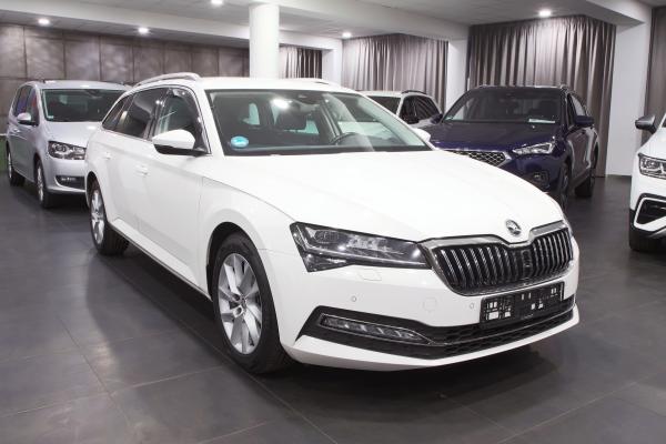 Škoda Superb 3 Combi Style 2.0 TDI 147kW 4x4 DSG / Facelift / Webasto / Matrix Led / ALU 17''+ zimní sada