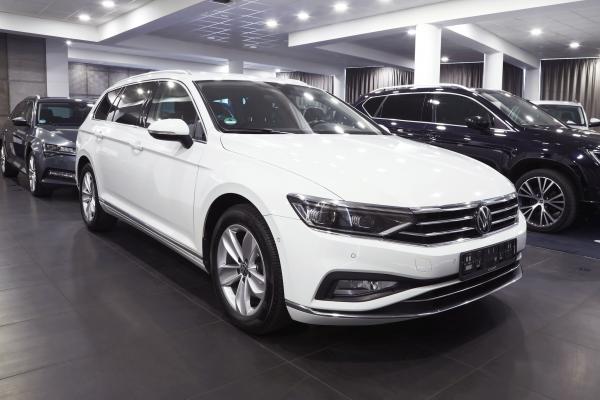 Volkswagen Passat B8 Variant Elegance 2.0 TDI 110kW DSG / Facelift / Matrix Led / Virtual Cockpit / ALU 17''