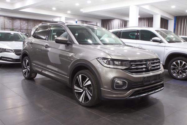 Volkswagen T-CROSS 1.5 TSI 110kW DSG R-Line / Virtual Cockpit / ALU 18''+ zimní sada