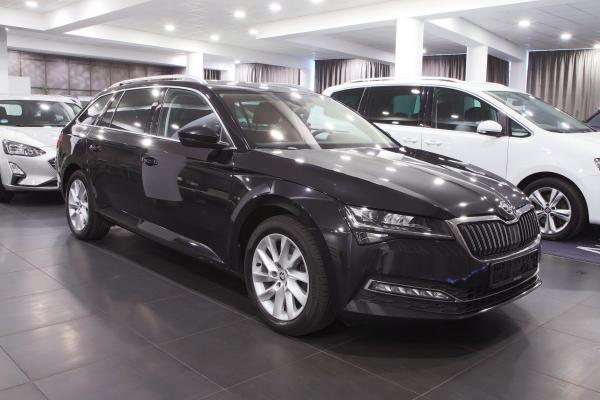 Škoda Superb 3 Combi Style 2.0 TDI 147kW 4x4 DSG / Facelift / Matrix Led /  Virtual cockpit / ALU 17''+ AU 16''