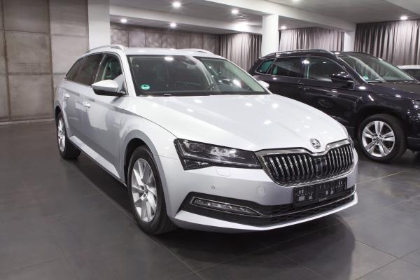 Škoda Superb 3 Combi Style 2.0 TDI 110kW DSG / Facelift 2020 / Matrix Led / Webasto / Virtual Cockpit / ALU 17''