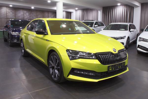 Škoda Superb iV Lim. Sportline 1.4 TSI 160kW DSG / Webasto /  Virtual cockpit / ALU 19''/  Dragon skin