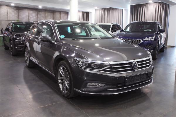 Volkswagen Passat B8 Variant Elegance 2.0 TDI 147kW DSG / Facelift / Matrix Led  / ALU 18''+ ALU 17''