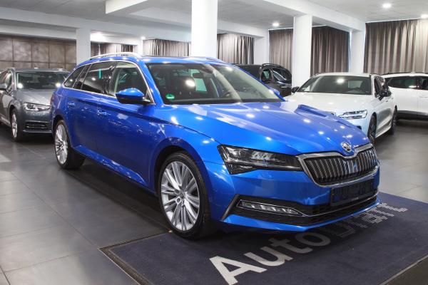 Škoda Superb 3 Combi iV Style 1.4 eTSI 160kW DSG / Facelift 2020 / Matrix Led / ALU 19''