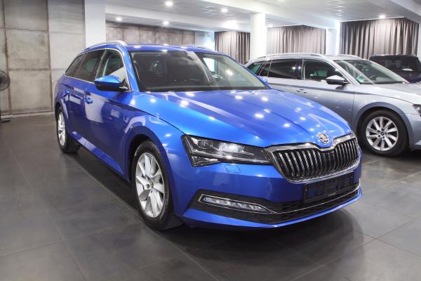 Škoda Superb 3 Combi Style 2.0 TDI 147kW DSG / Facelift / Matrix Led / Virtual Cockpit / ALU 17''
