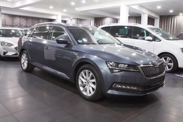 Škoda Superb 3 Combi Style 2.0 TDI 140kW DSG / Facelift / Matrix Led / ALU 17''+ ALU 16''