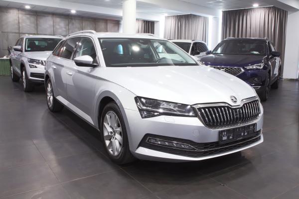 Škoda Superb 3 Combi Style 2.0 TDI 147kW DSG / Facelift / Matrix Led / ALU 17''