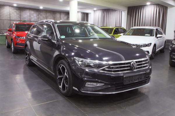 Volkswagen Passat B8 Variant Elegance 2.0 TDI 110kW DSG R-Line / Facelift 2020 / Matrix Led / Virtual cockpit / Webasto / ALU 18''+ ALU 16''