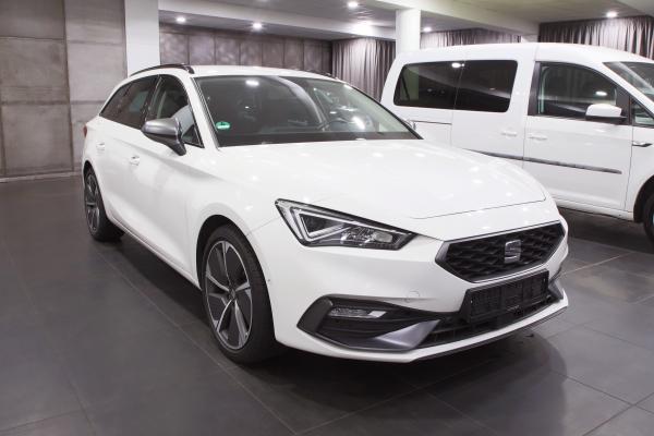 Seat Leon ST 2.0 TDI 110kW DSG FR-Line  / Virtual cockpit / ALU 18''+ ALU 17''