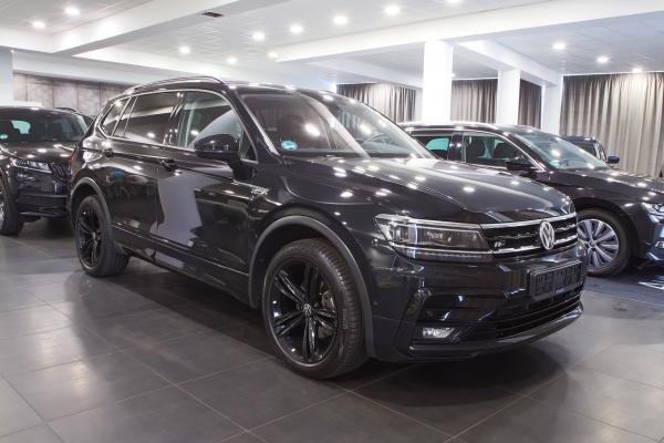 Volkswagen Tiguan Allspace Highline 4Motion 2.0 TDI 110kW DSG R-Line / Webasto / Virtual cockpit / ALU 19''+ ALU 17''