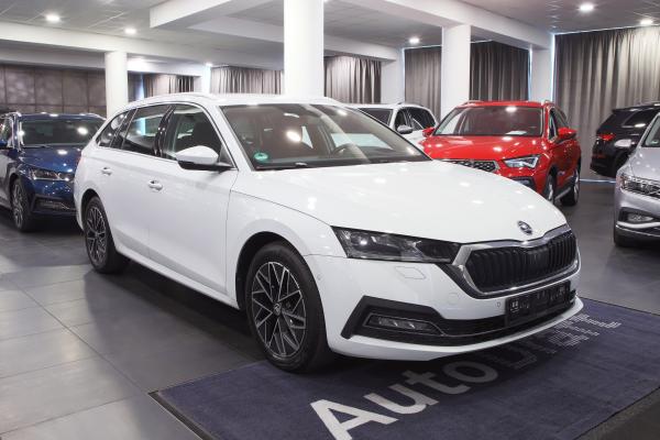 Škoda Octavia 4 Combi Style 4x4 2.0 TDI 110kW DSG / Matrix Led / Virtual Cockpit / ALU 17''+ ALU 16''