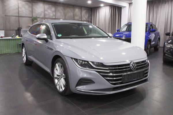 Volkswagen Arteon Elegance 1.4 TSI Hybrid 150kW DSG / Virtual cockpit / ALU 19''