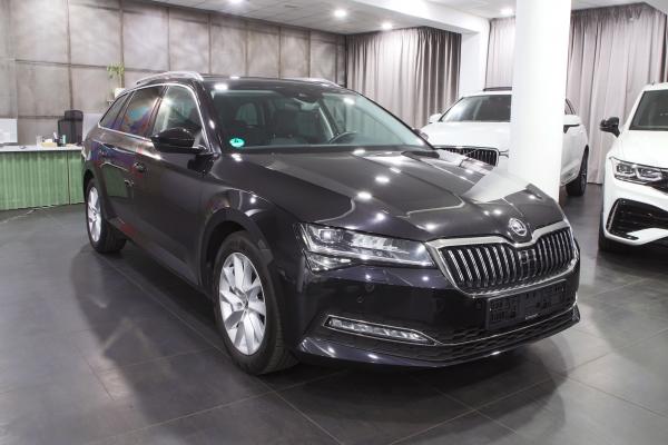 Škoda Superb 3 Combi Style 2.0 TDI 140kW DSG / Facelift / Matrix Led / ALU 17''