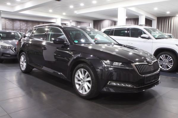 Škoda Superb 3 Combi Style 2.0 TDI 140kW DSG / Facelift / Matrix Led / ALU 17''