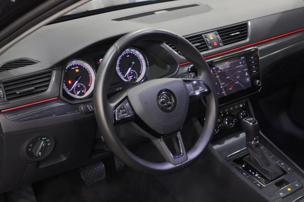 Škoda Superb 3 Combi Style 2.0 TDI 140kW DSG / Facelift / Matrix Led / ALU 17'' - 3