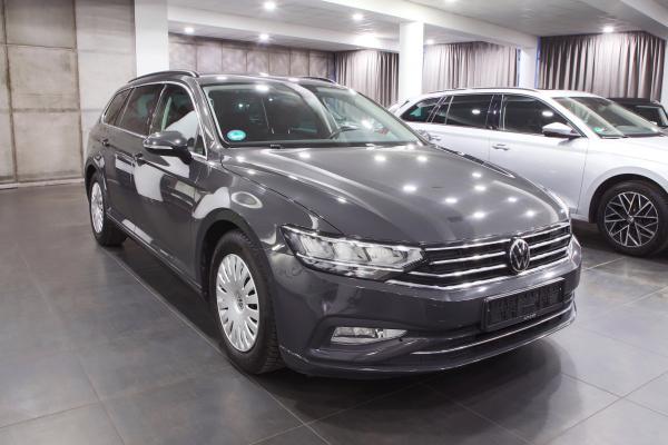Volkswagen Passat B8 Variant Business 2.0 TDI 90kW DSG / Facelift / Virtual Cockpit